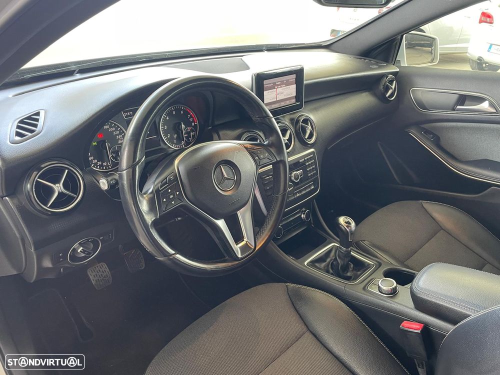 Mercedes-Benz A 180 (BlueEFFICIENCY) Urban - 11
