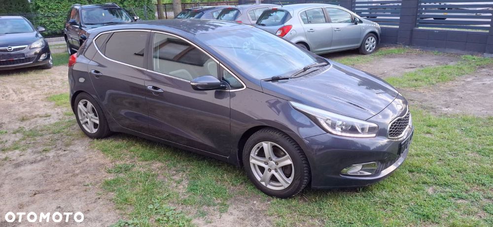 Kia Ceed - 4