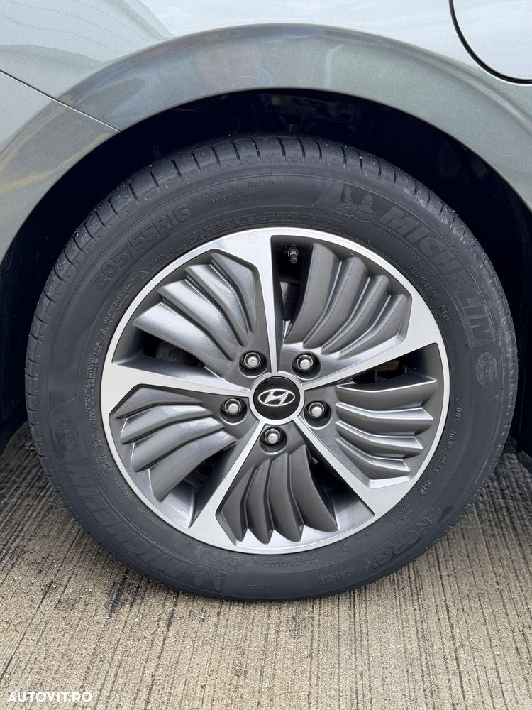 Hyundai IONIQ 1.6 141CP Exclusive - 25