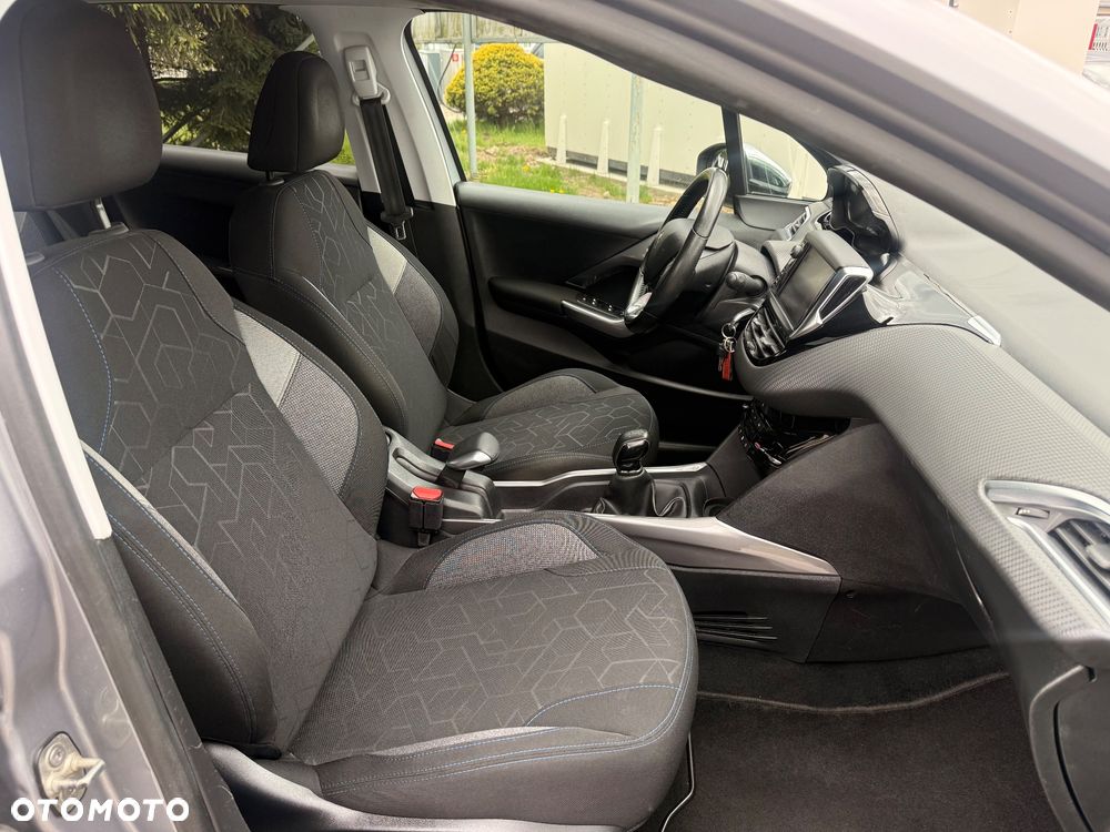 Peugeot 2008 1.2 Pure Tech Style - 8
