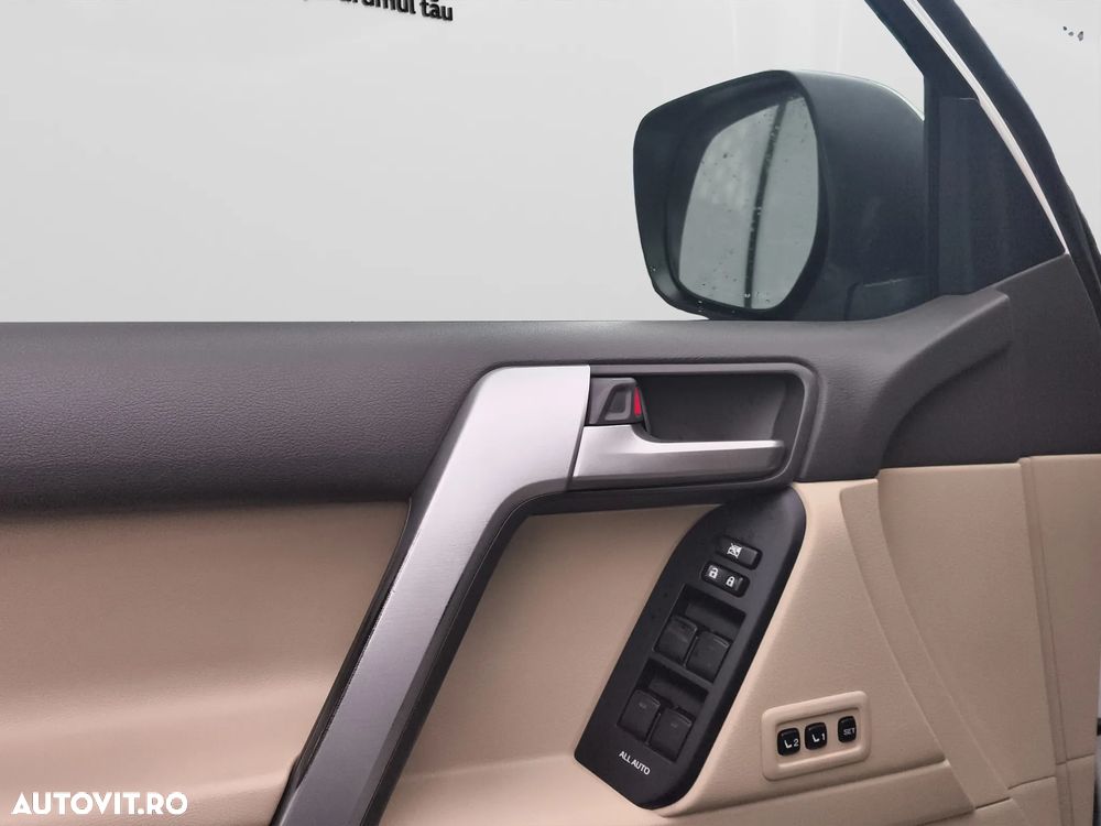 Toyota Land Cruiser - 12