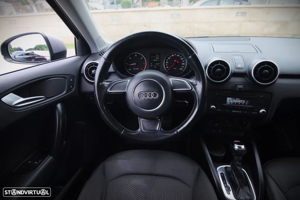 Audi A1 1.6 TDI Advance S-Tronic — fotografia 12