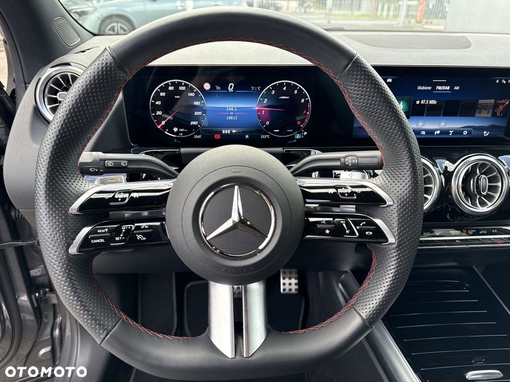 Mercedes-Benz GLA - 12