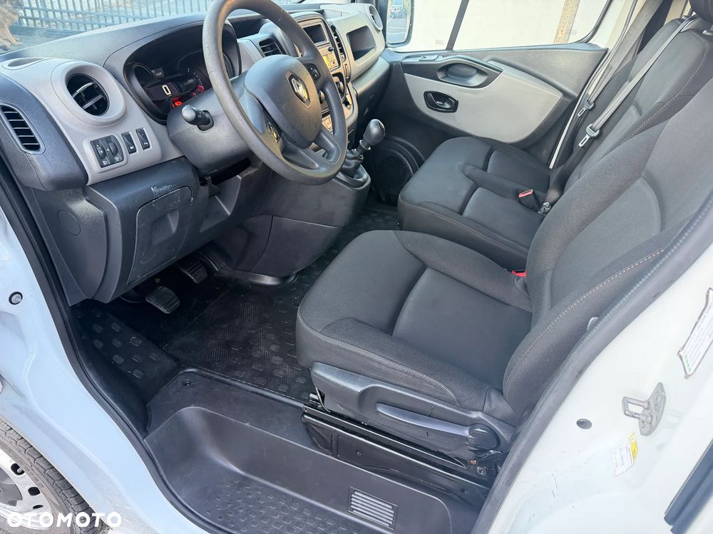 Renault TRAFIC - 12