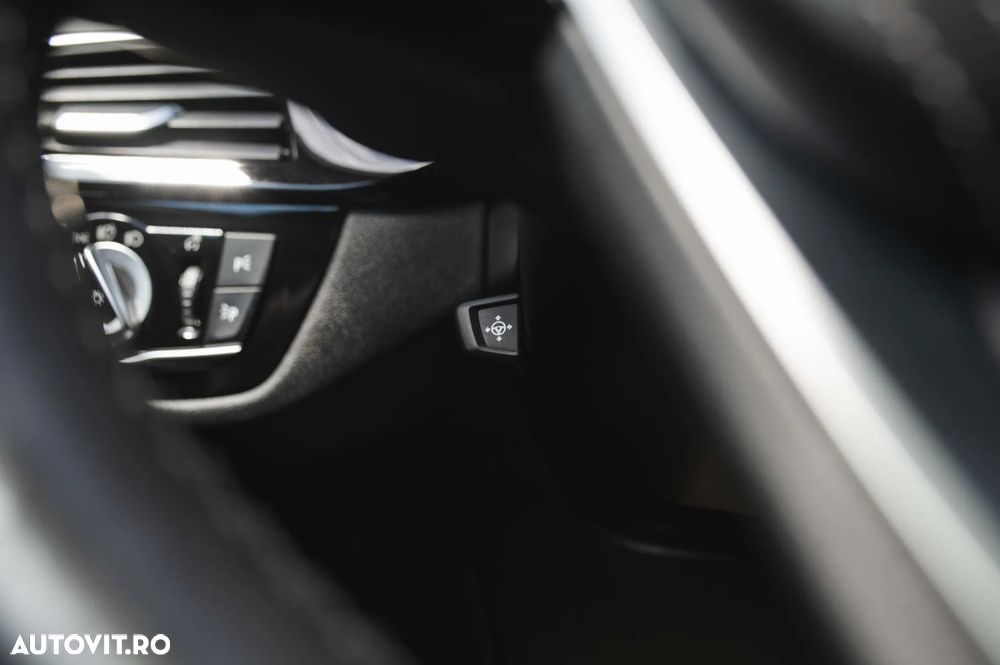 BMW Seria 5 530d xDrive Aut. - 31