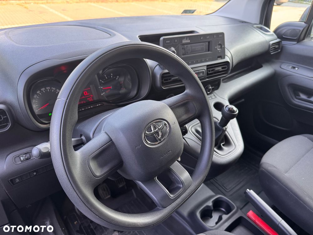 Toyota ProAce Kombi 1.5 D-4D Medium 2,6t - 23