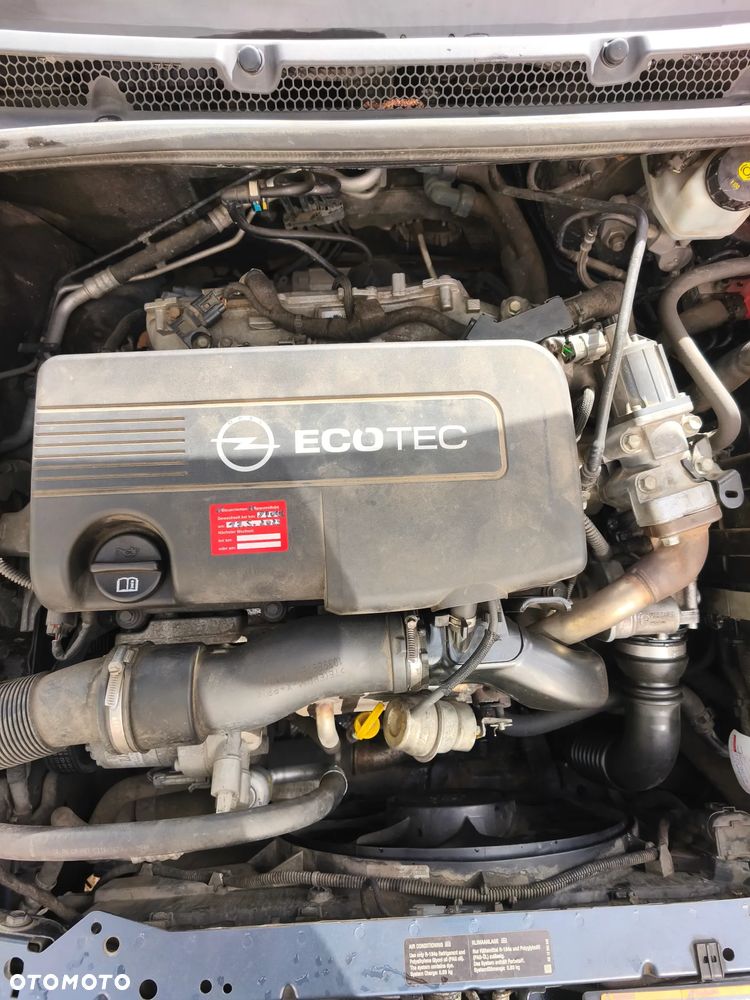 Opel Astra 1.7 CDTI DPF - 17