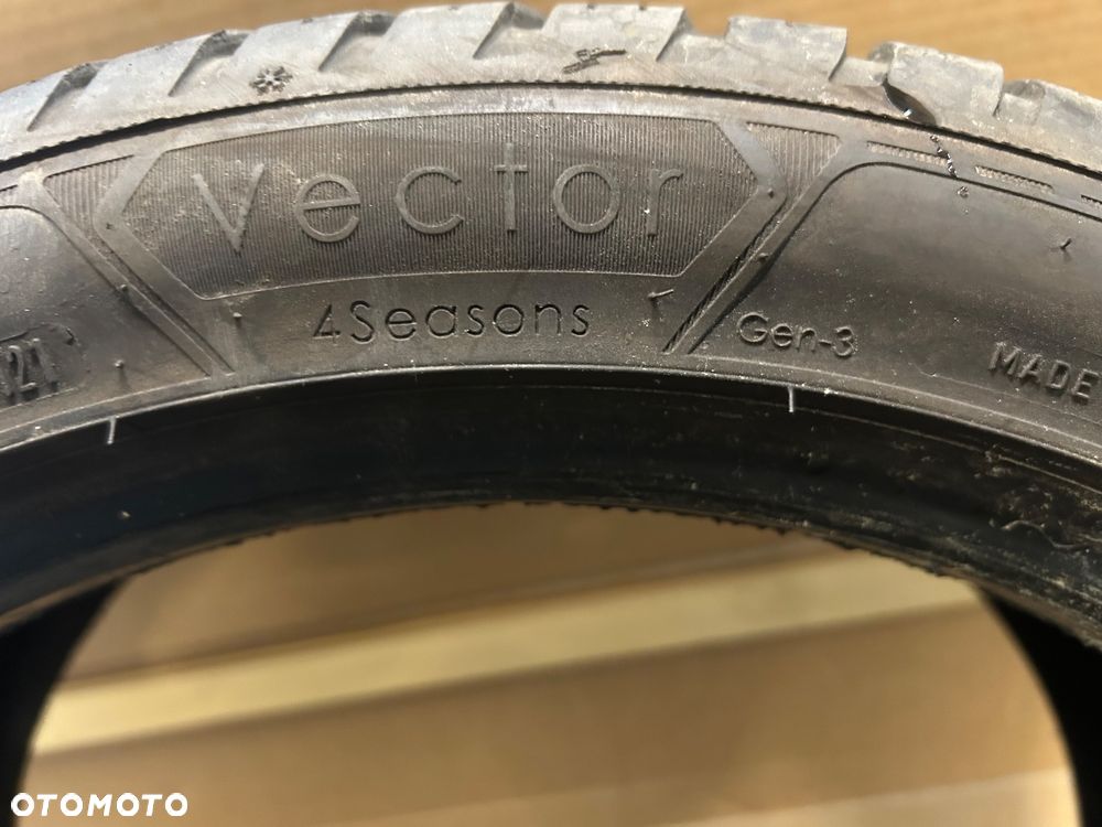 Opona 225/45/18 GoodYear VECTOR 4Seasons gen 3 21r - 4