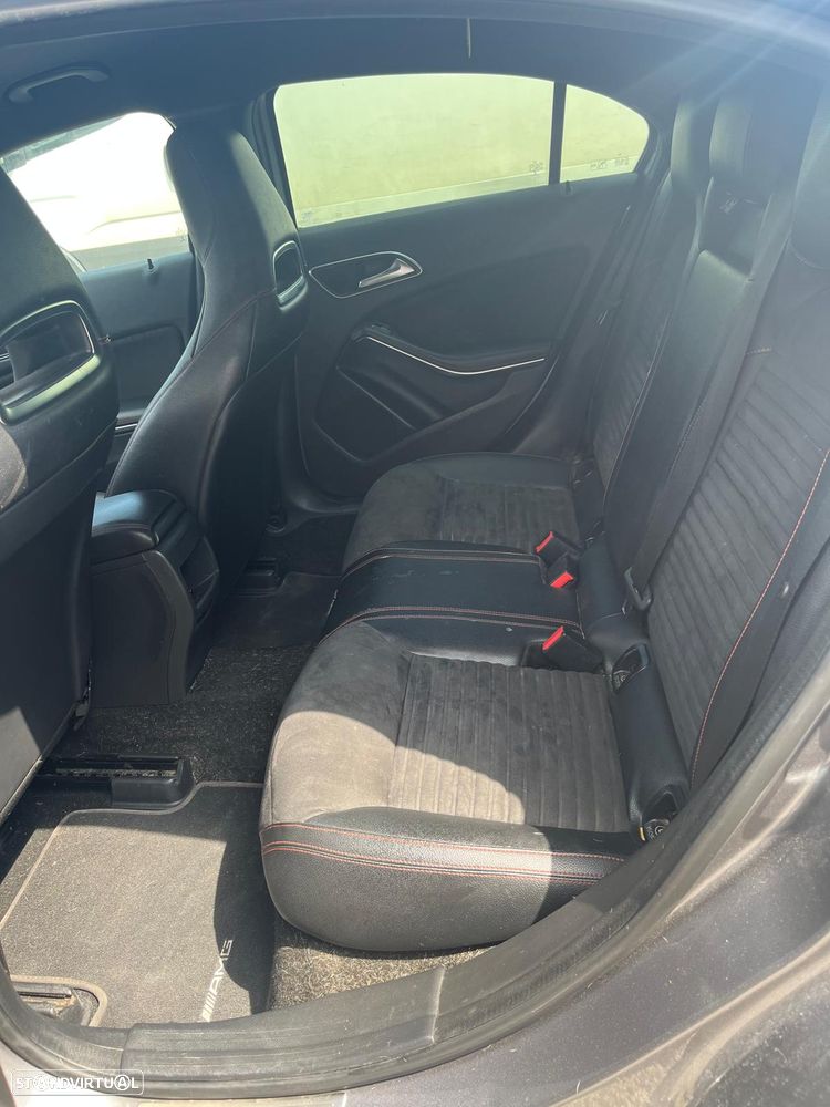 Mercedes-Benz A 180 d AMG Line - 5