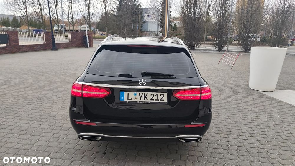 Mercedes-Benz Klasa E 220 d Business Edition 9G-TRONIC - 23