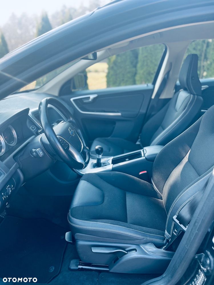 Volvo XC 60 D4 AWD Edition Pro - 16