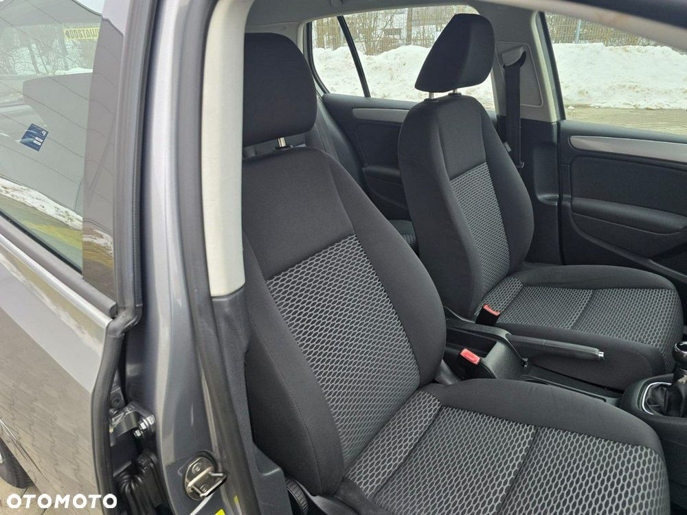 Volkswagen Golf - 31