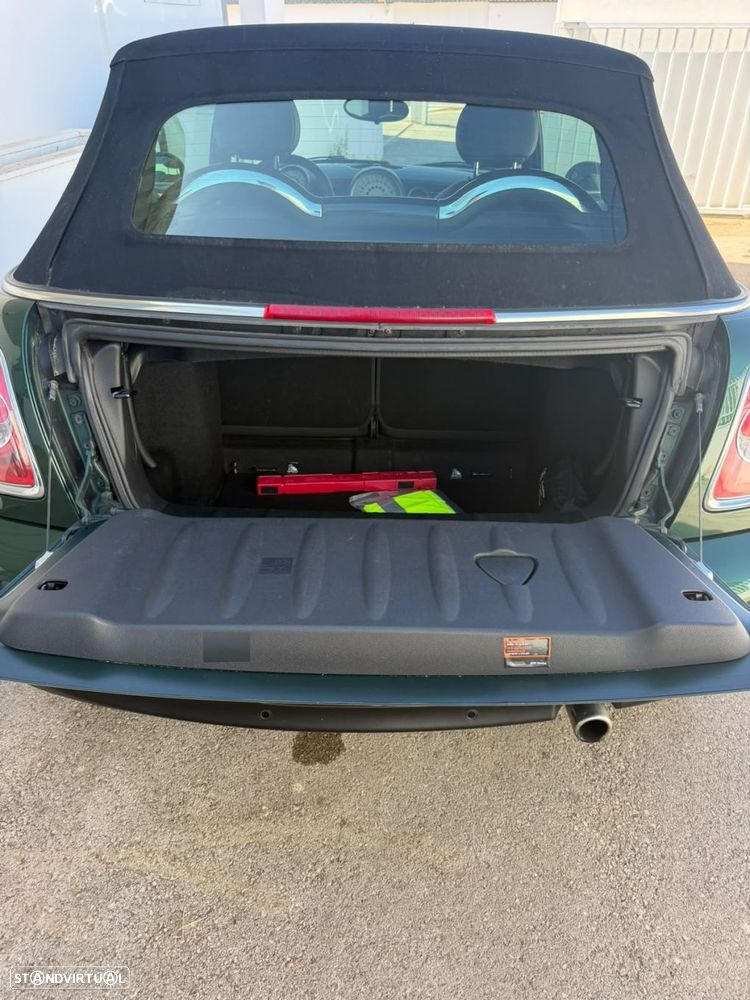 MINI Cabrio Cooper Auto - 40