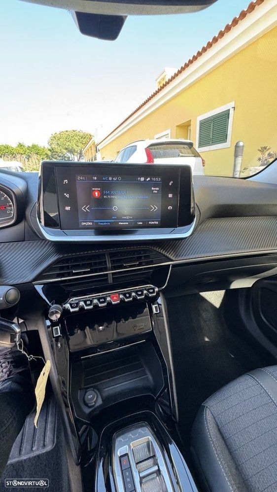 Peugeot 2008 1.2 PureTech Allure Pack EAT8 - 20