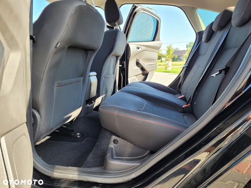 Ford Focus 1.0 EcoBoost ST-Line Style - 36