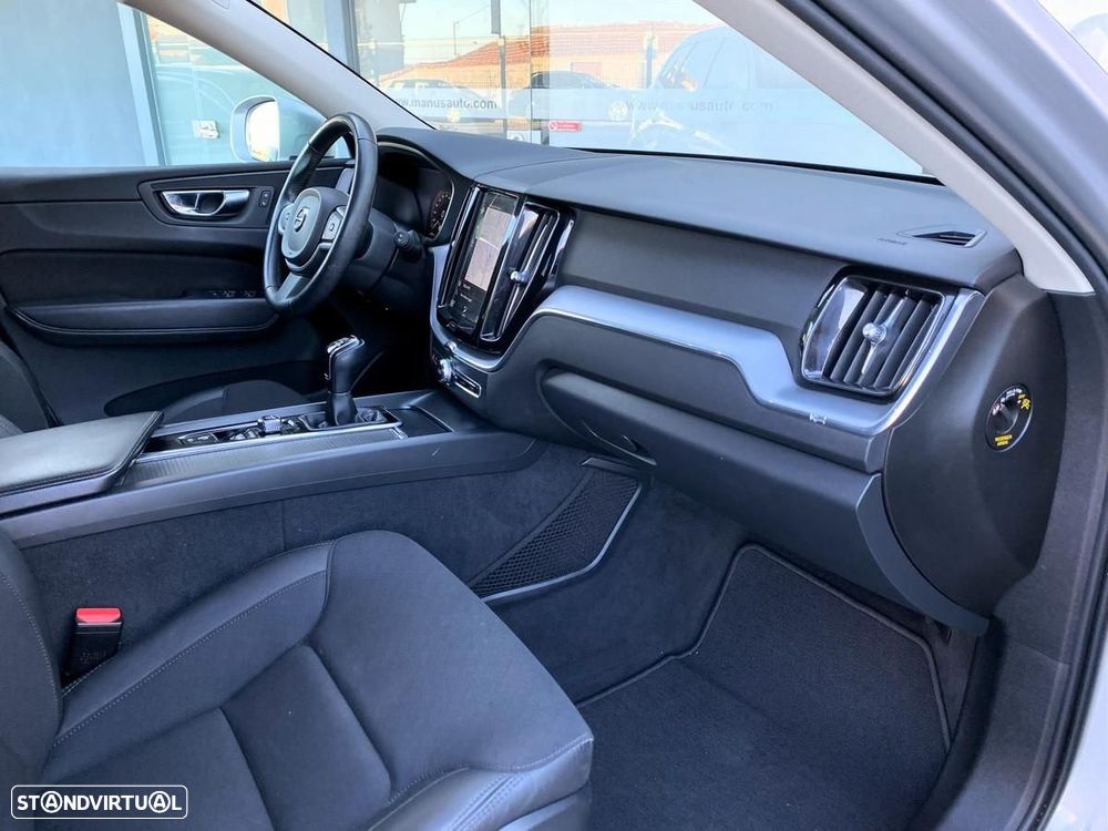 Volvo XC 60 2.0 D4 Momentum Plus - 10