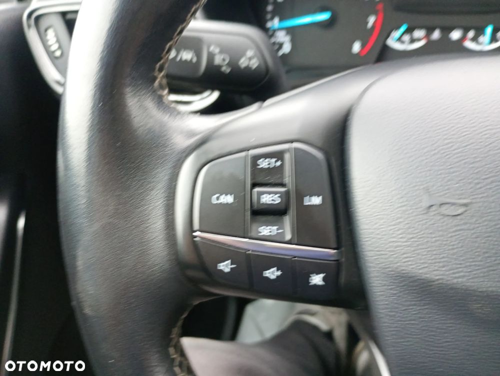 Ford Fiesta 1.0 EcoBoost S&S TITANIUM - 31