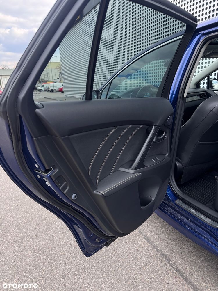 Toyota Avensis 2.0 Premium MS - 19