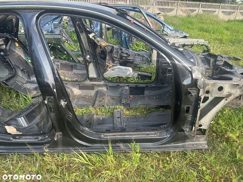 próg słupek prawy Audi A4 B8 sedan - 1