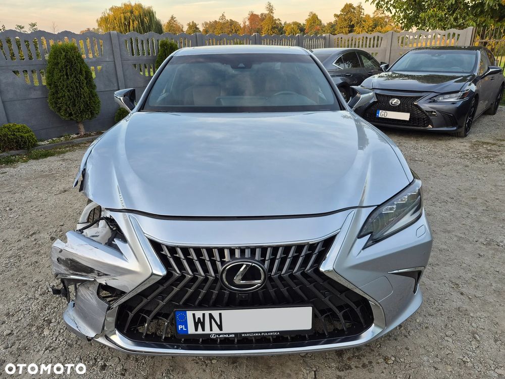 Lexus ES 300h Prestige - 28