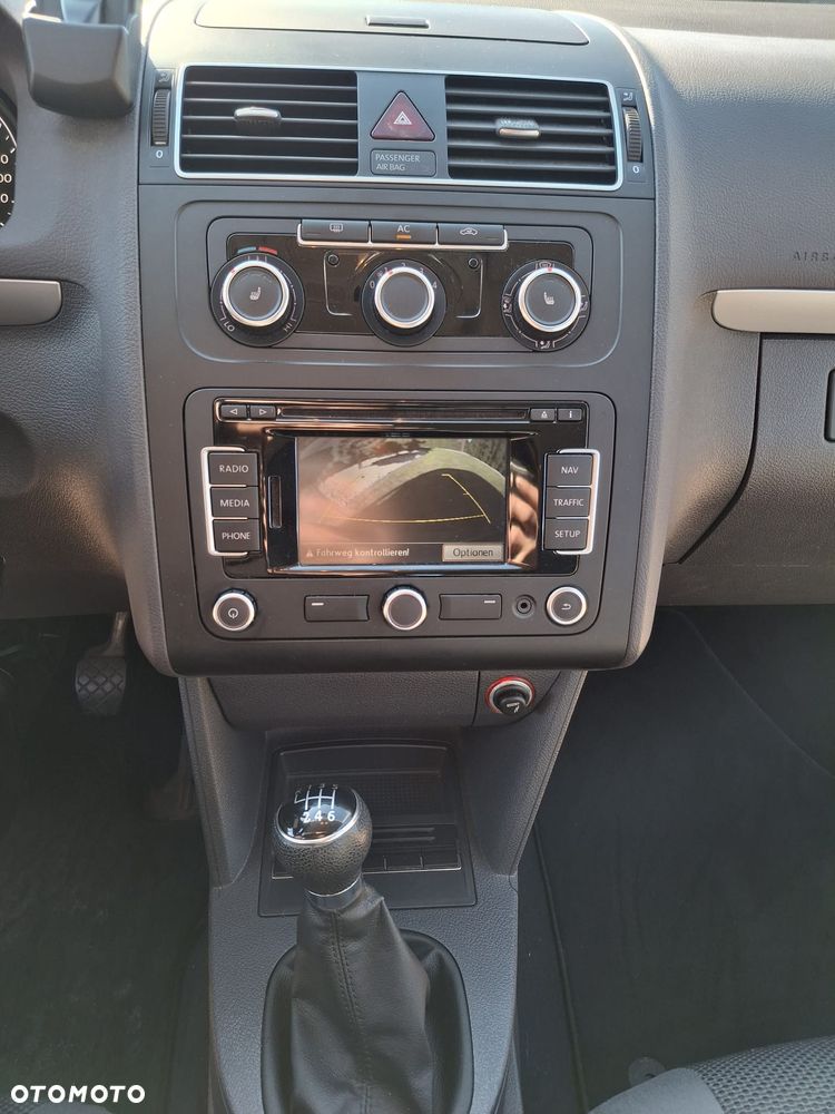 Volkswagen Touran - 25