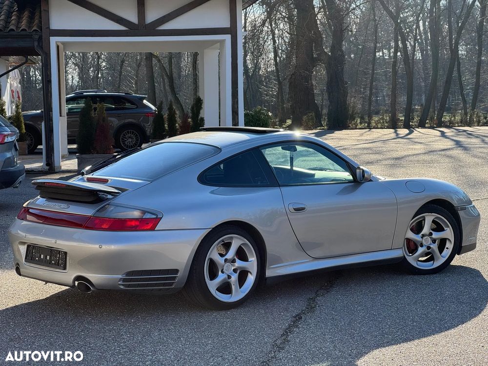 Porsche 911 Carrera 4S - 11