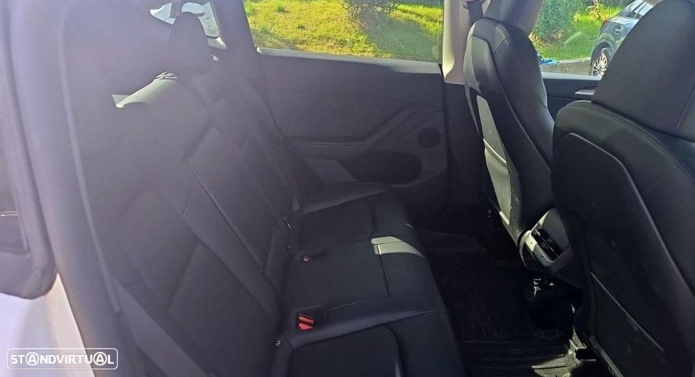 Tesla Model Y RWD - 12
