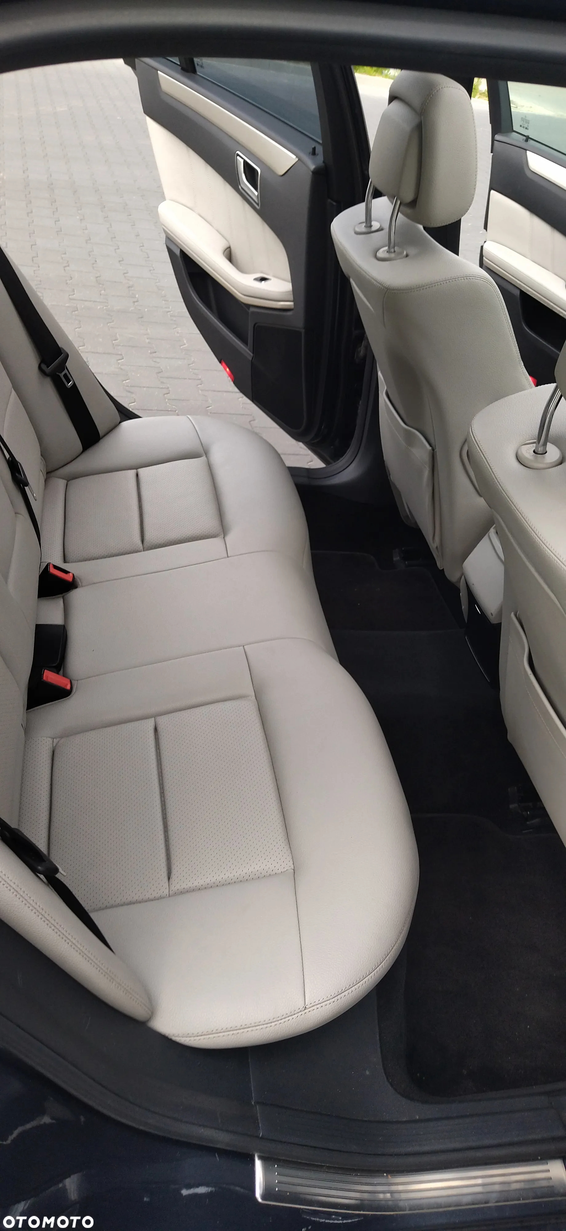 Mercedes-Benz Klasa E 200 CDI BlueEff Avantgarde - 37