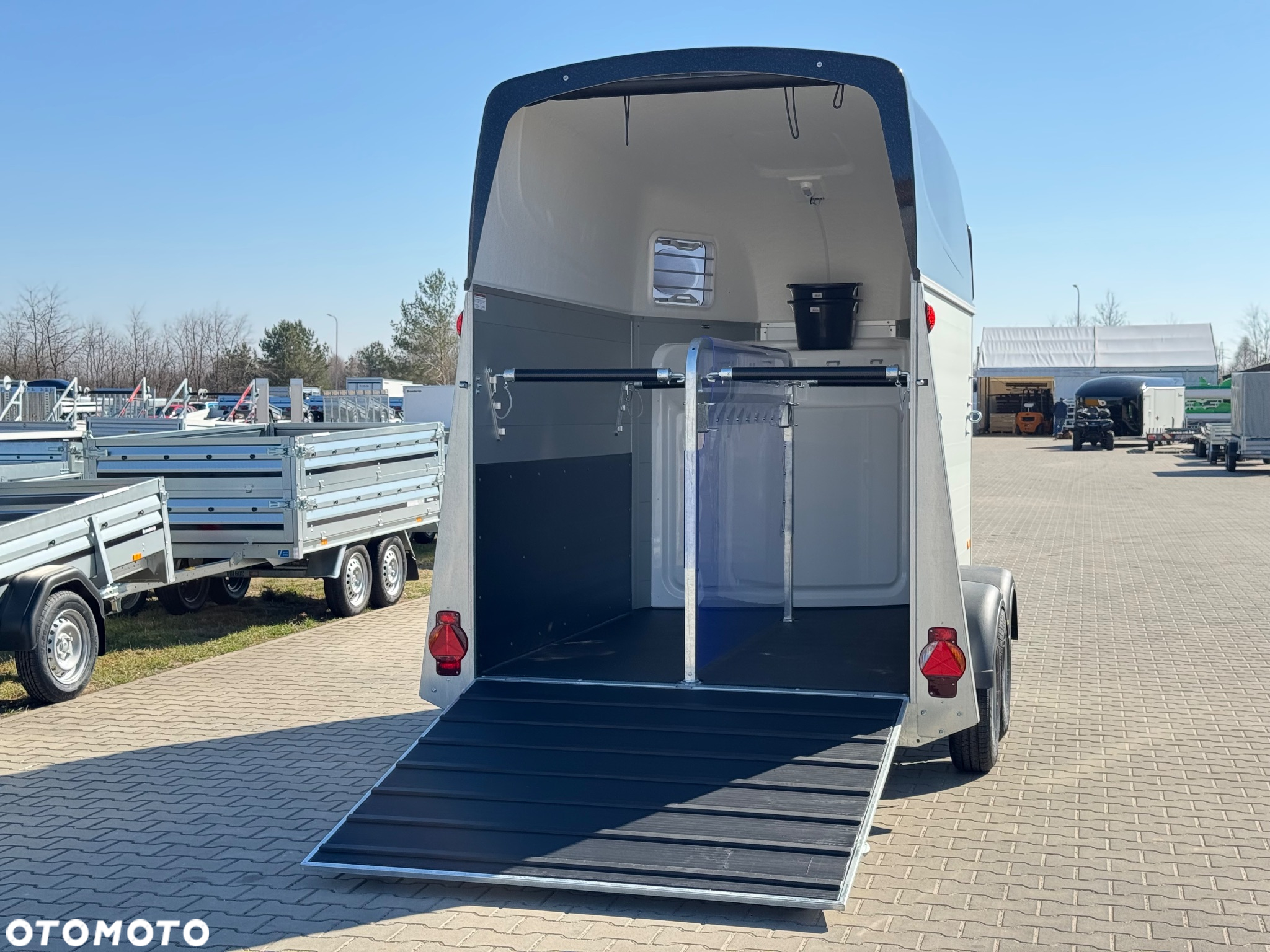 Humbaur Equitos Alu Plus 2000 - 12