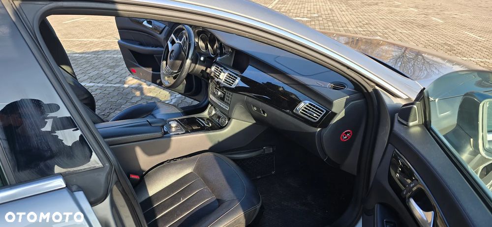 Mercedes-Benz CLS 500 4-Matic BlueEff - 13