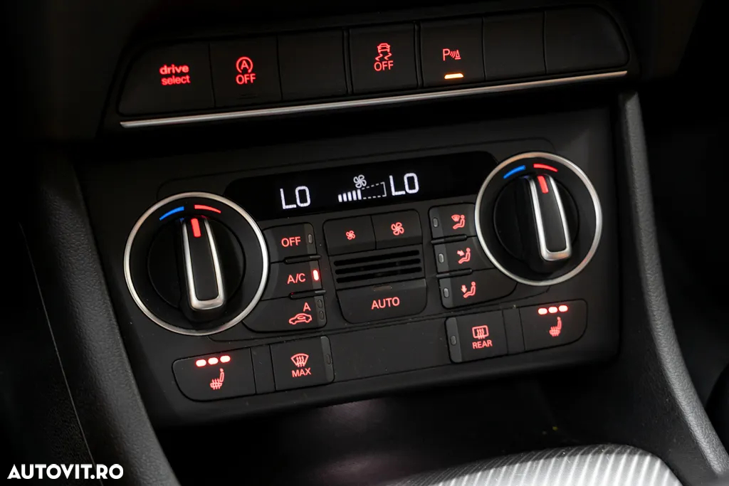 Audi Q3 2.0 TDI Quattro Stronic Design - 32