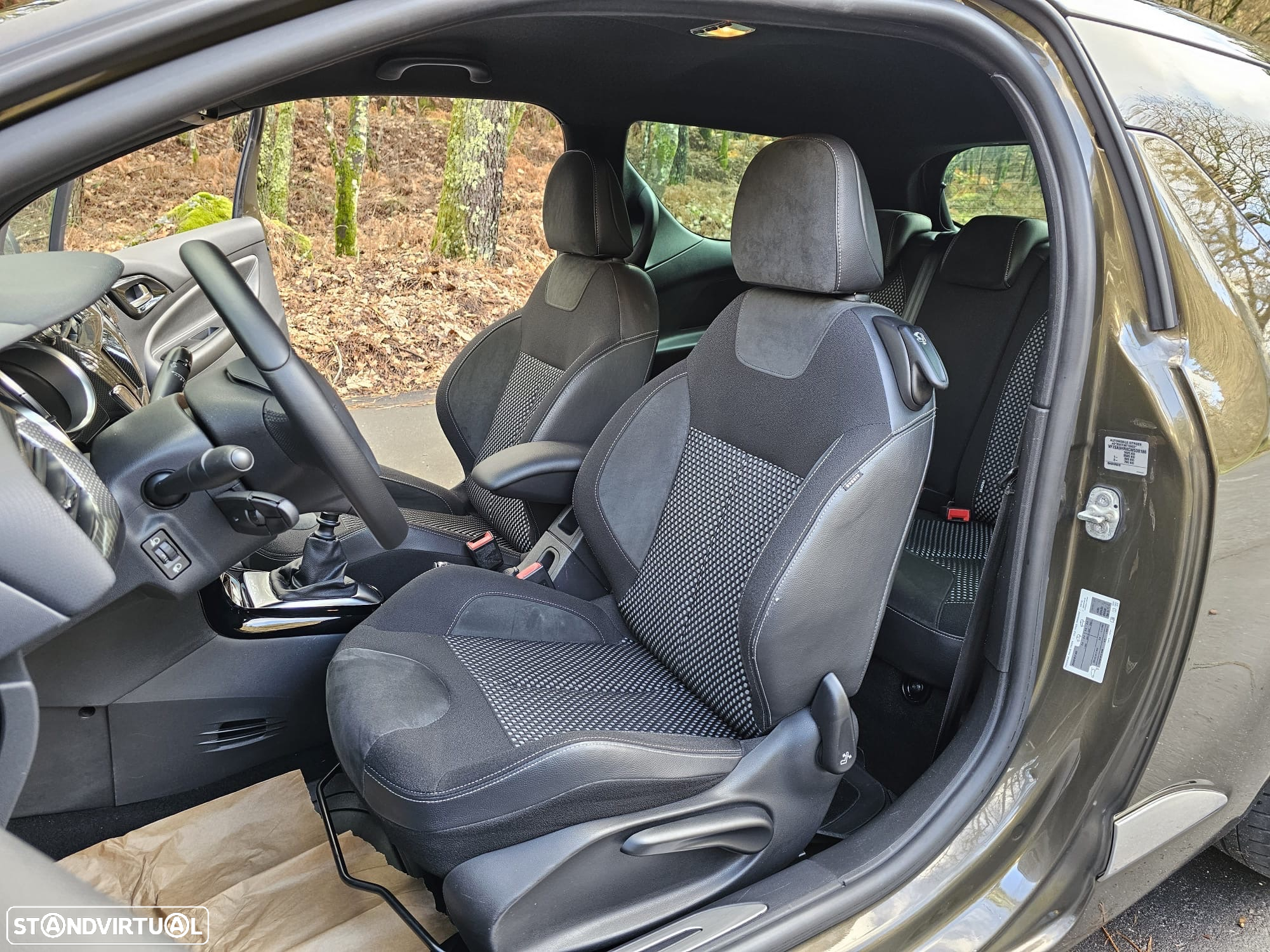 Citroën DS3 1.6 e-HDi Airdream Sport Chic - 12