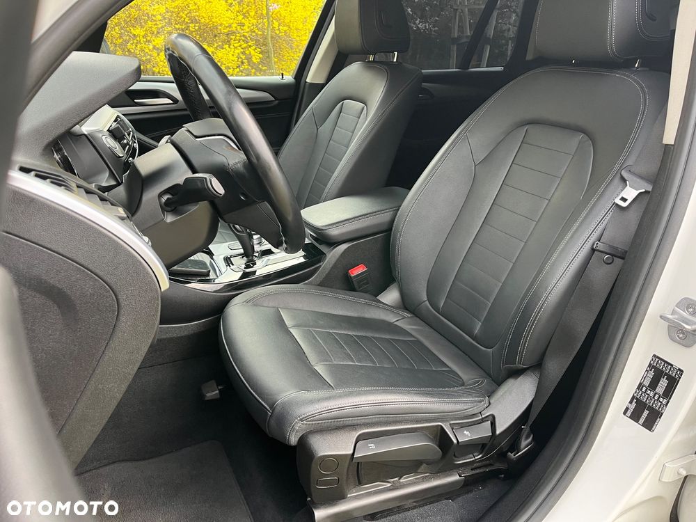 BMW X3 sDrive18d - 23