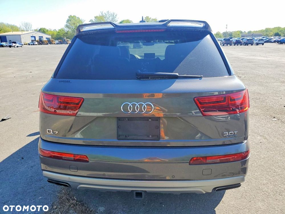 Audi Q7 - 6