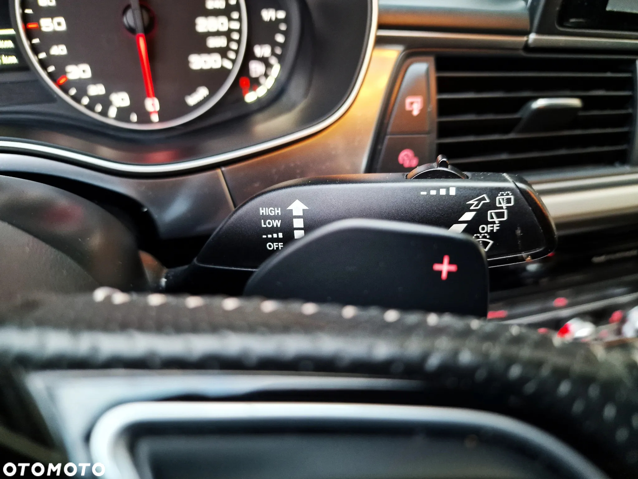 Audi A6 Avant 2.0 TDI quattro S tronic - 36