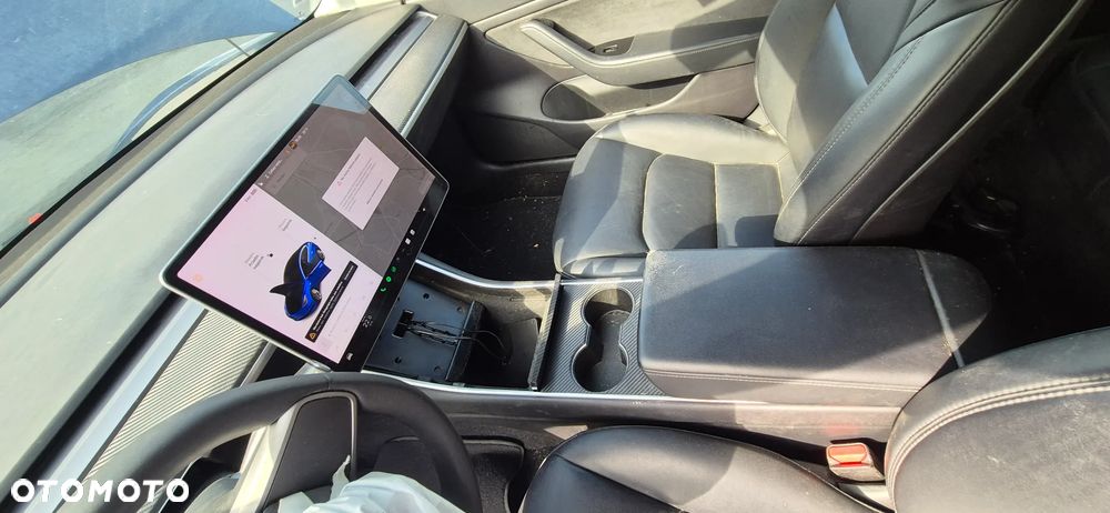 Tesla Model 3 - 21