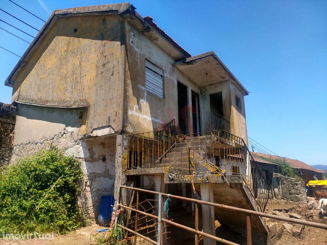 Quinta com 19000m2 dos quais 2000m2 Urbanizáveis, Composta por Moradia - Grande imagem: 2/9