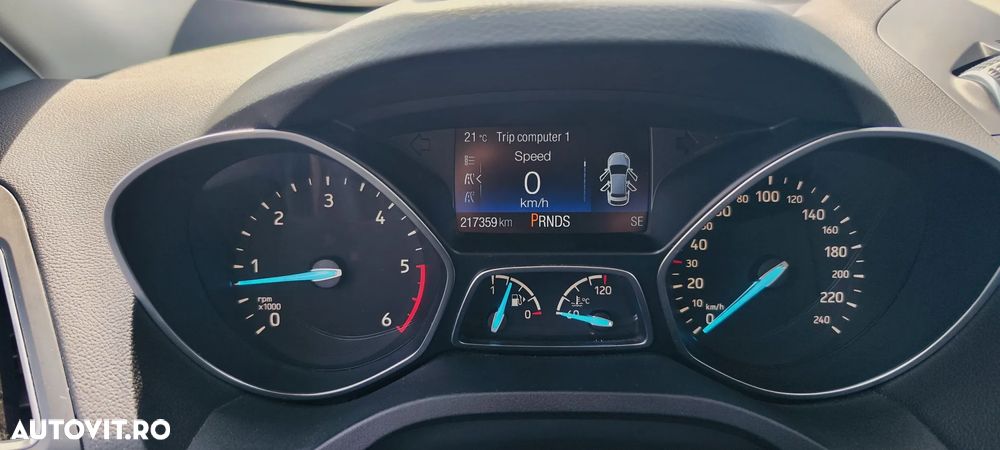 Ford Kuga 2.0 TDCi Powershift 4WD Titanium - 17
