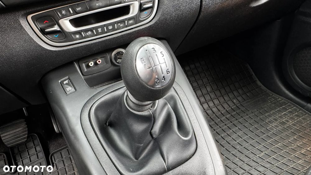 Renault Scenic 1.4 16V TCE Expression - 15