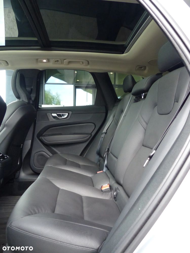 Volvo XC 60 B5 B AWD Ultra Dark - 16