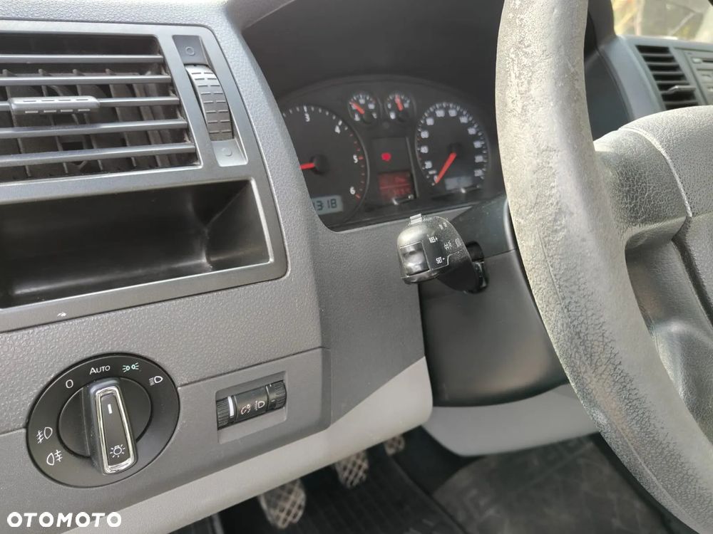 Volkswagen Transporter - 11