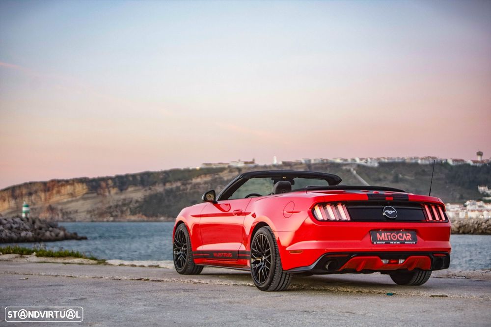Ford Mustang 2.3i EcoBoost - 28