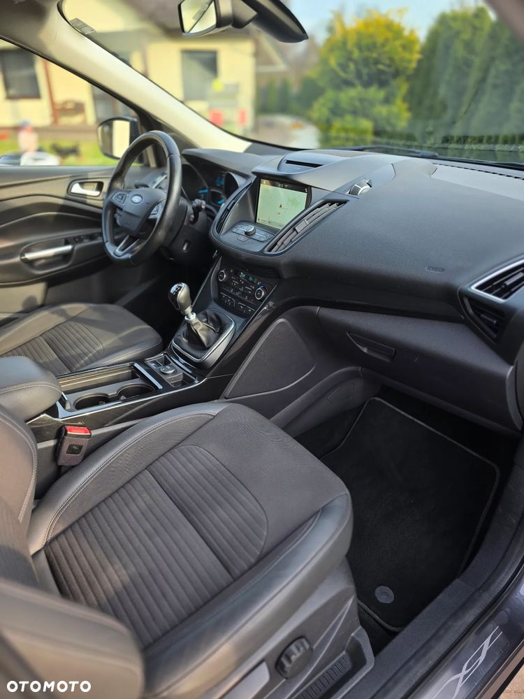 Ford Kuga 1.5 EcoBoost 2x4 Titanium - 14