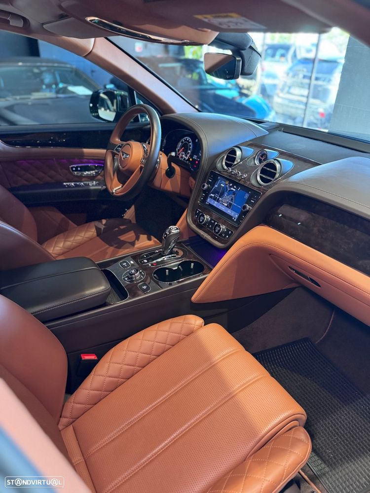 Bentley Bentayga Hybrid - 43