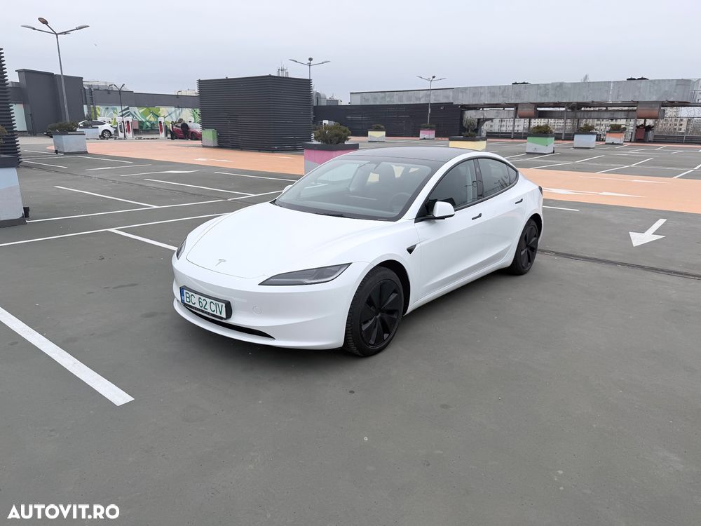Tesla Model 3 - 1