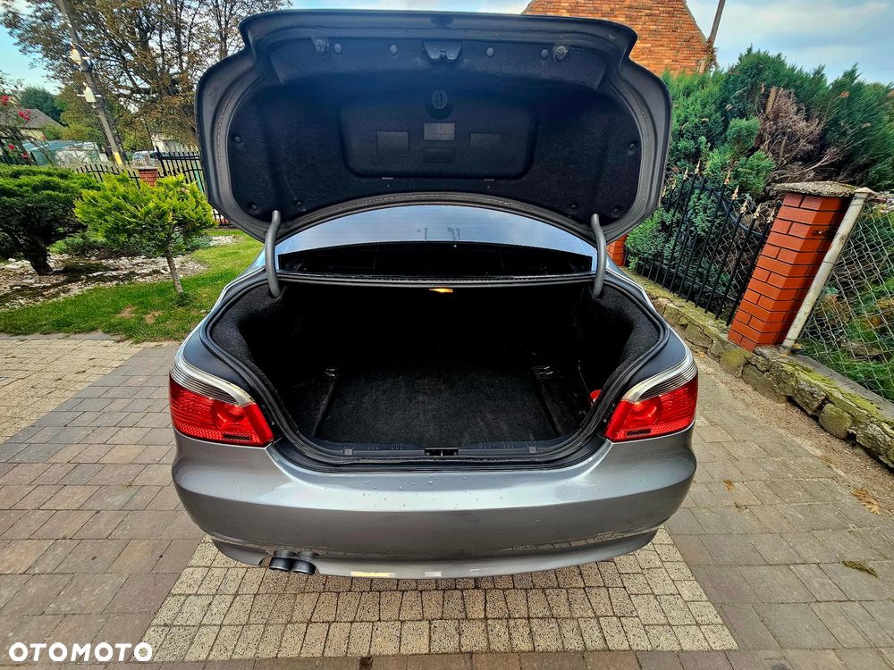 BMW Seria 5 525d - 9