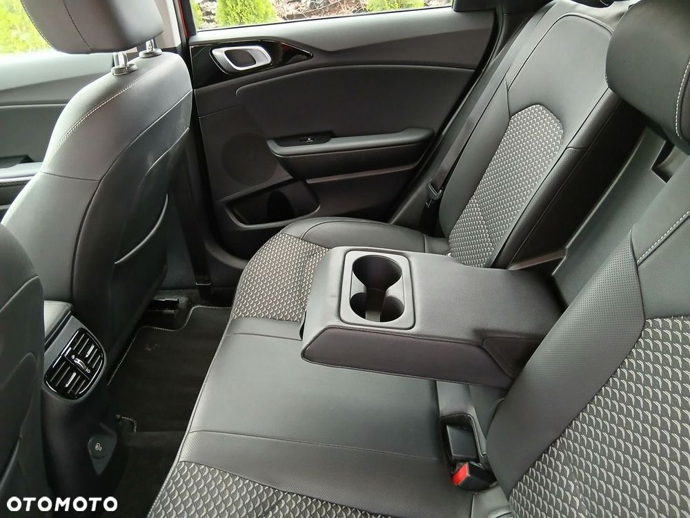 Kia Ceed - 18
