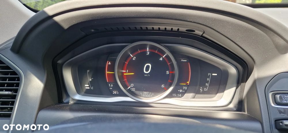 Volvo XC 60 D3 Drive-E Momentum - 19