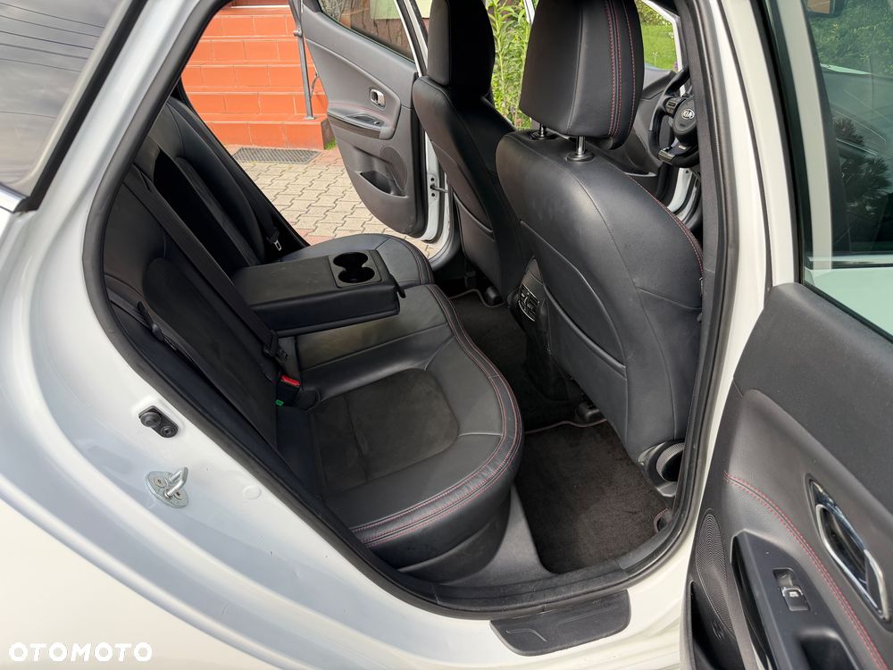 Kia Ceed 1.6 T-GDI GT XL - 25