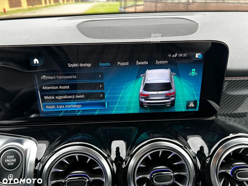 Mercedes-Benz GLB 250 4-Matic AMG Line 8G-DCT - 21